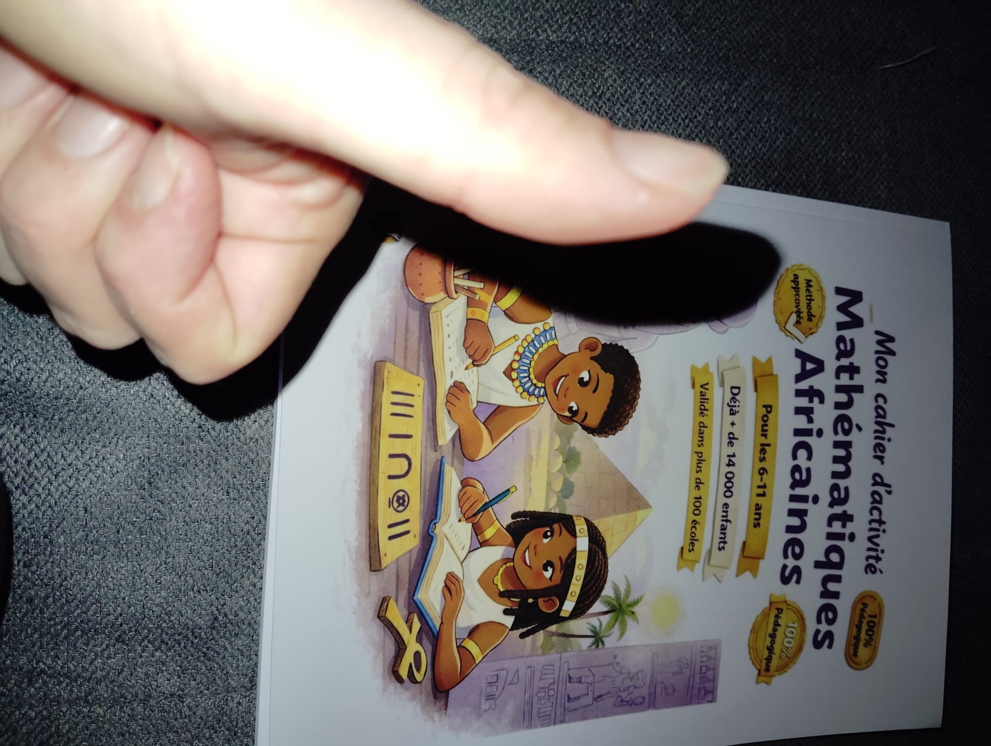 Mon cahier avec pleins d'activités de mathématiques africaines - ici uniquement zone Europe