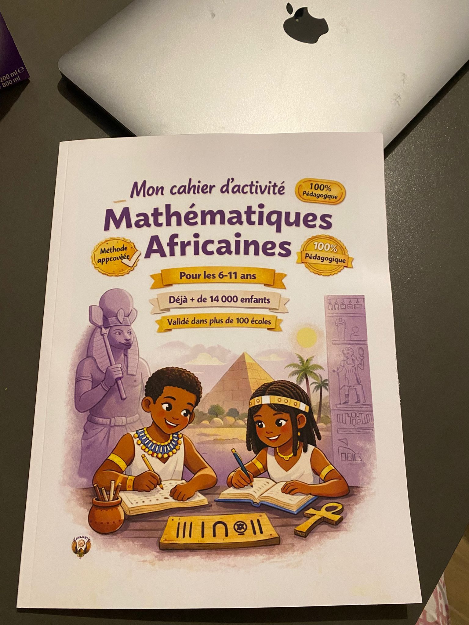 Mon cahier avec pleins d'activités de mathématiques africaines - ici uniquement zone Europe